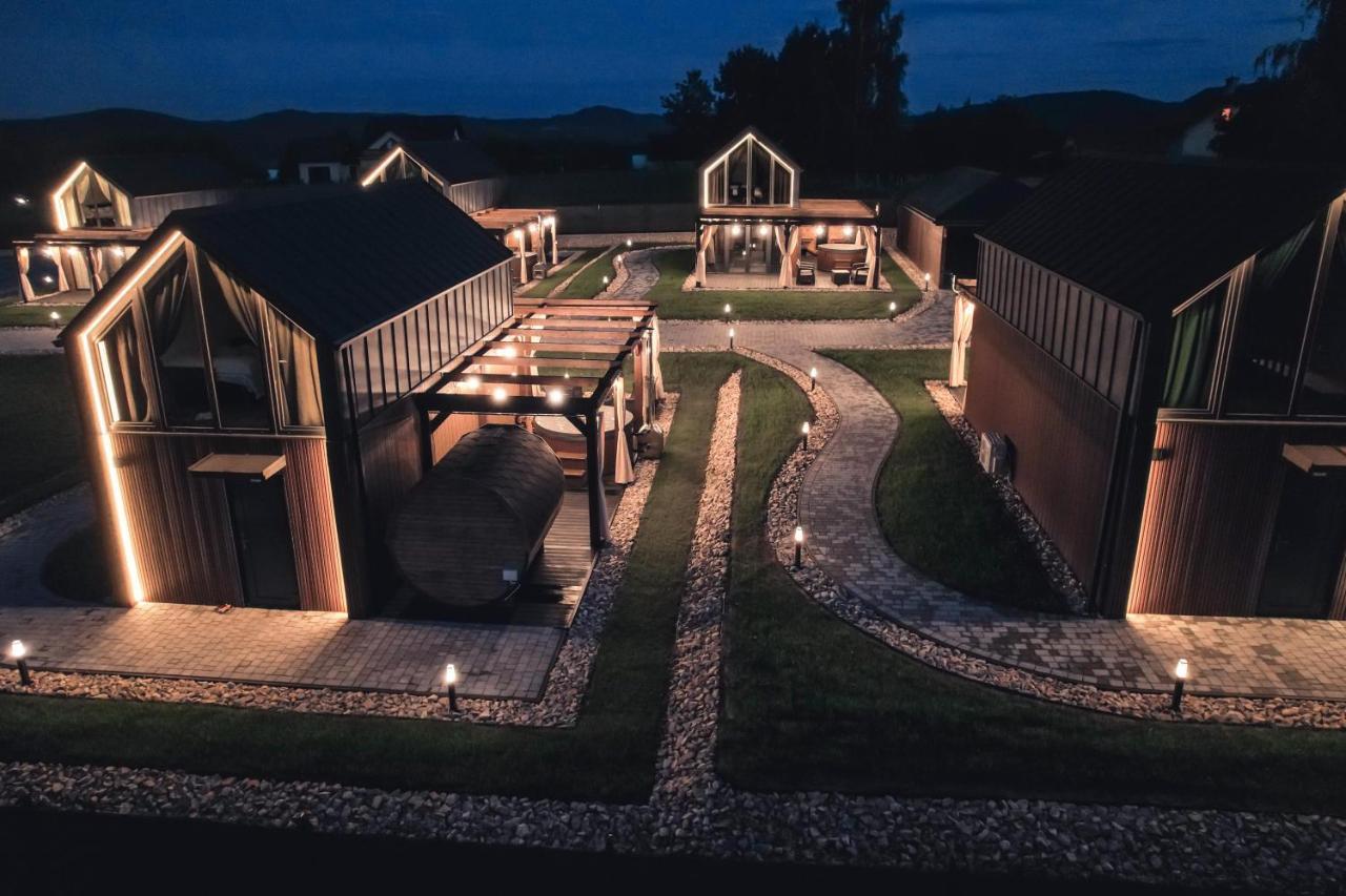 Village Resort Sauna & Jacuzzi & Netflix Tworkowa Eksteriør bilde