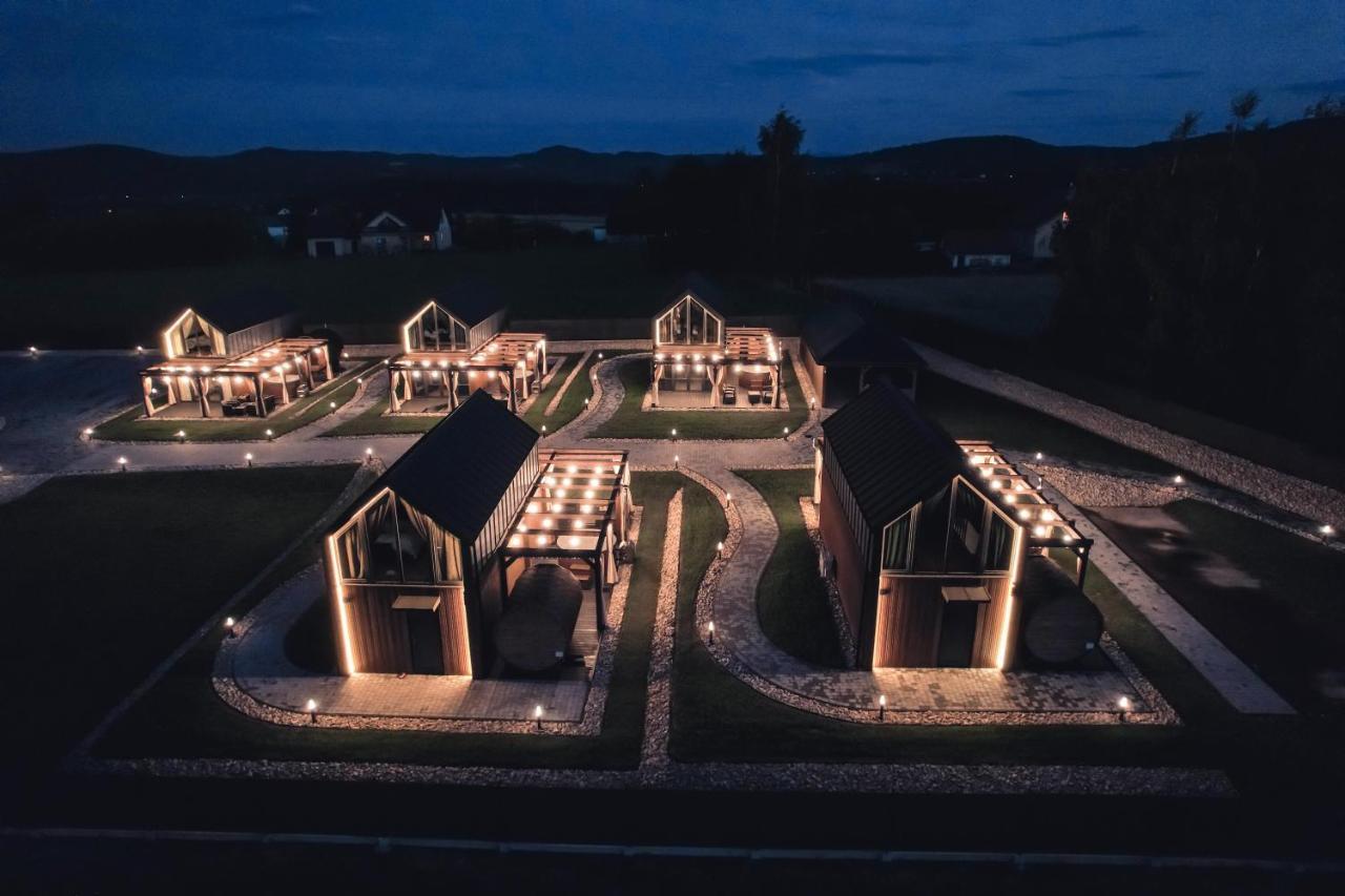 Village Resort Sauna & Jacuzzi & Netflix Tworkowa Eksteriør bilde